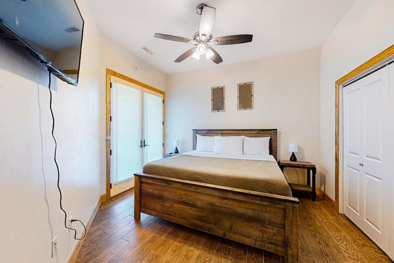 Treetop View Sanctuary Branson Extérieur photo